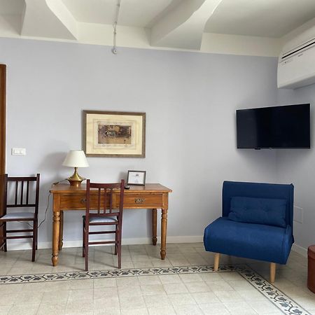 I Mezzanini Di Palazzo Bonaccorsi Apartment Milazzo Luaran gambar