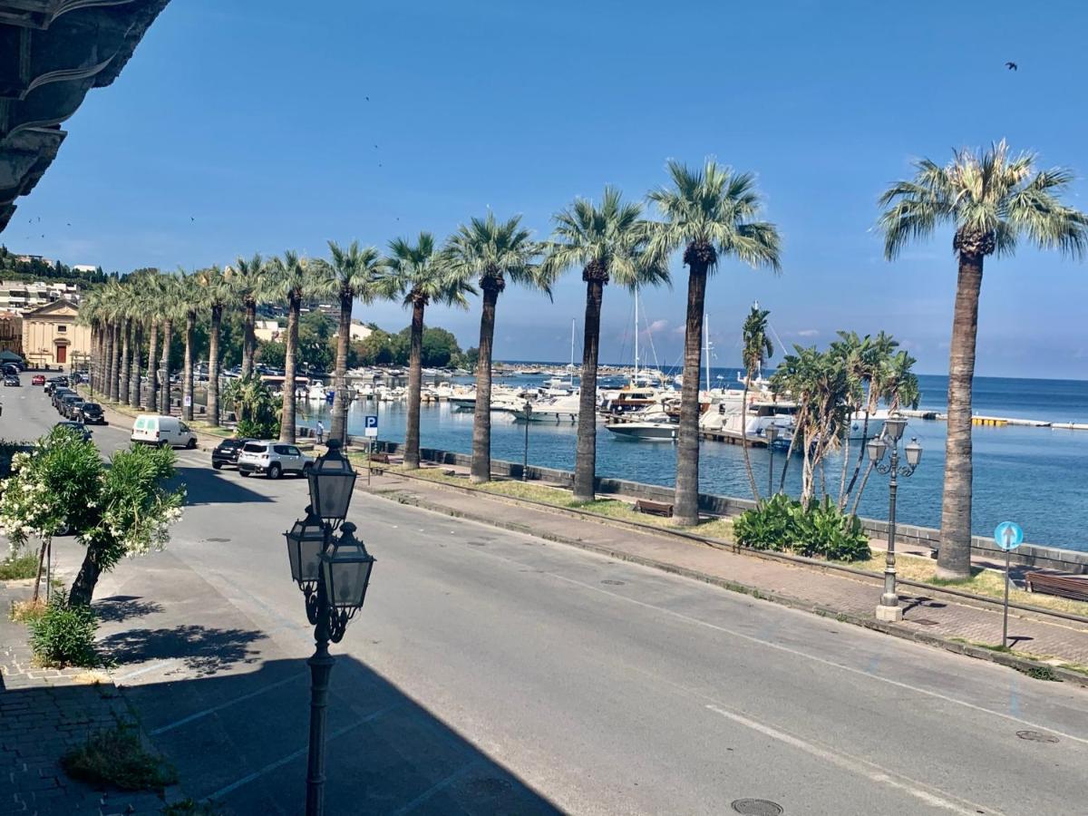I Mezzanini Di Palazzo Bonaccorsi Apartment Milazzo Luaran gambar