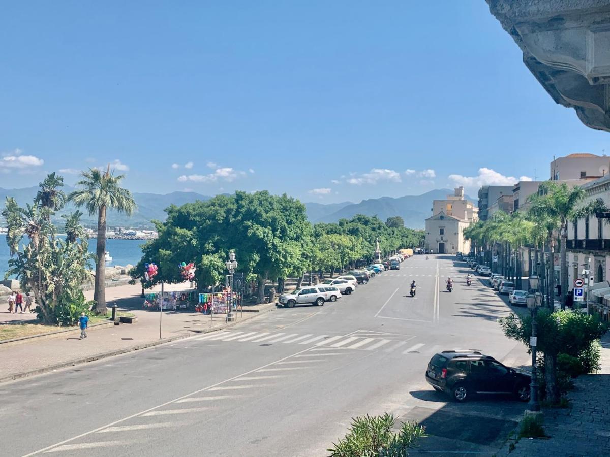 I Mezzanini Di Palazzo Bonaccorsi Apartment Milazzo Luaran gambar