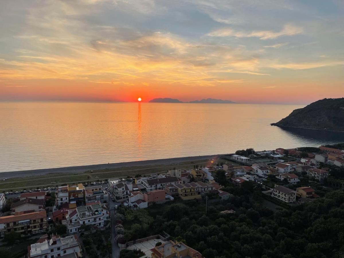 I Mezzanini Di Palazzo Bonaccorsi Apartment Milazzo Luaran gambar
